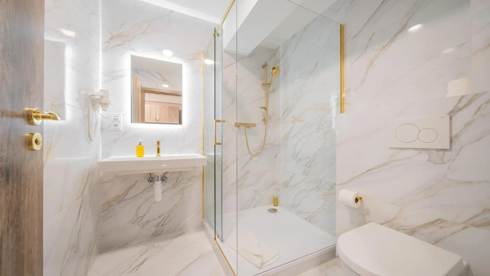 Rabie Aparthotel Prague 3*,